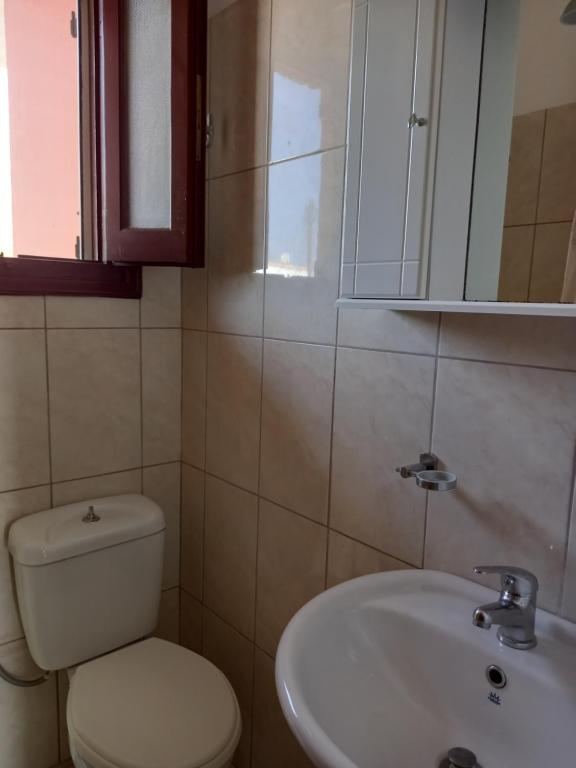 KOSTAS APARTMENTS room 3