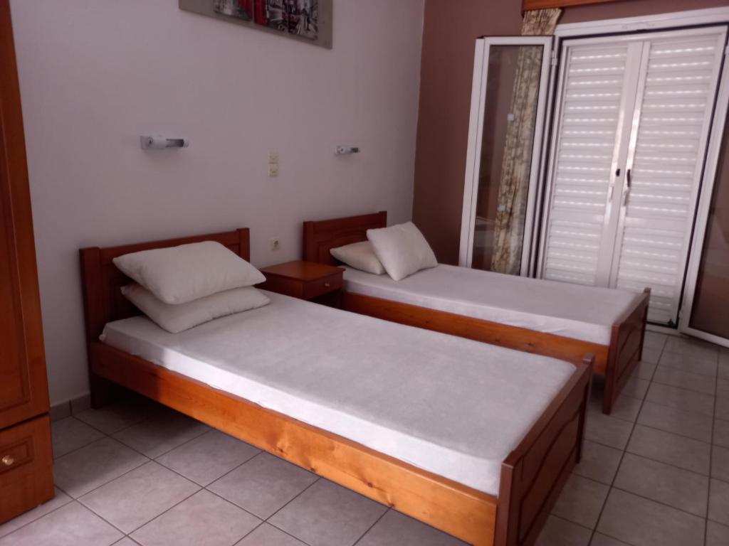 KOSTAS APARTMENTS room 6